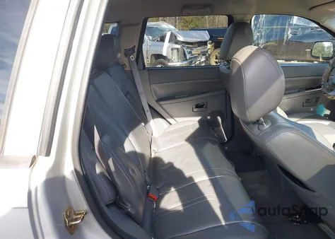 2005 Jeep Grand Cherokee Laredo z USA, uszkodzony, nr VIN 1J4HS48N75C567441